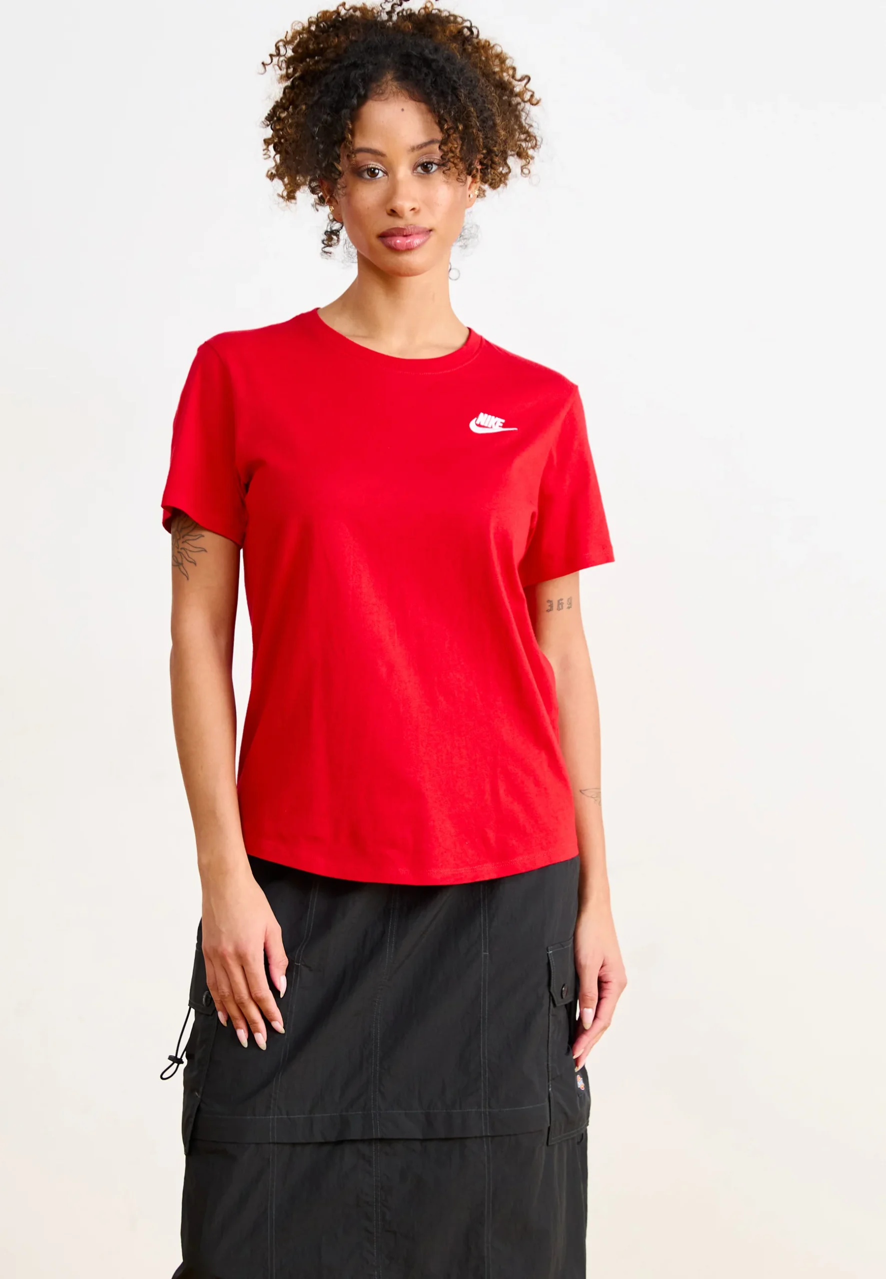 T-SHIRT ROSSO 2 DX7902-010 SPORTSWEARCLUB T-SHIRT FEMMES - immagine 1