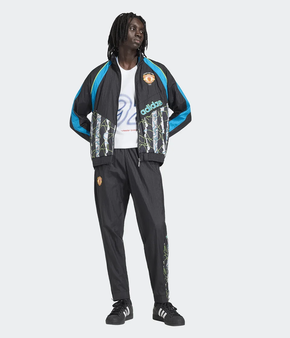 yODqQkyklRDL0R4AADIDAS_2520ORIGINALS_2520MANCHESTER_2520UNITED_25201992_2520TRACK_2520TOP_2520JACKET_2520KD5815_25204 KD5815 ADIDAS MANCHESTER UNITED - immagine 1